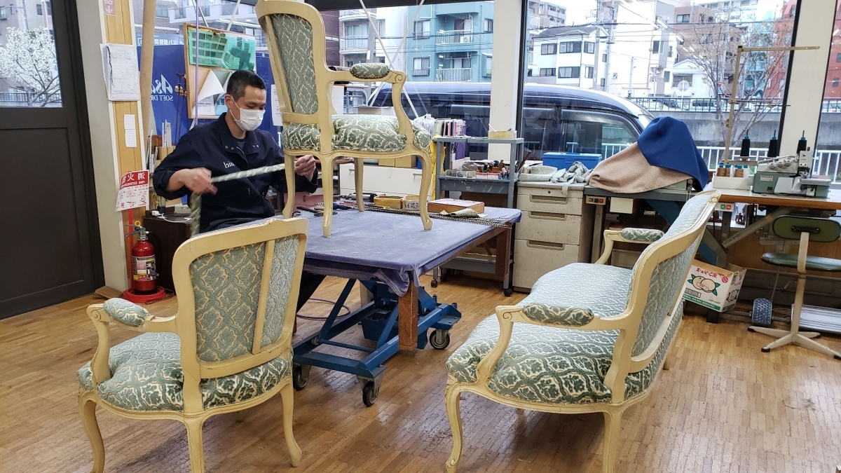 家具修理　フレンチクラシック家具修理　リメイク　張替え